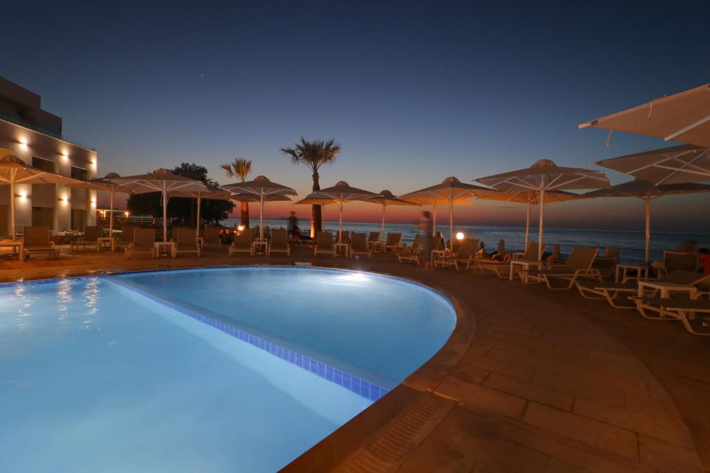 Відгуки про готелі Bomo Rethymno Beach