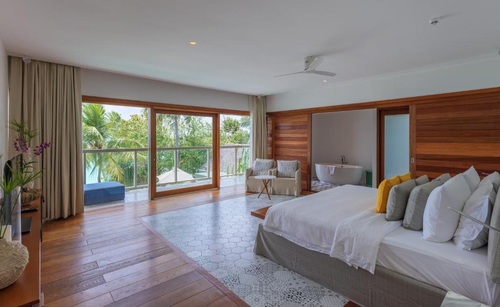 Hotel guest reviews Amilla Maldives Resort & Residences (Ex. Amilla Fushi)