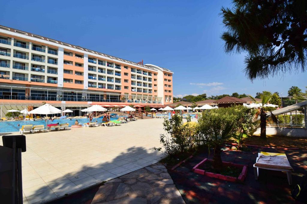 Фото готелю Laphetos Beach Resort & Spa