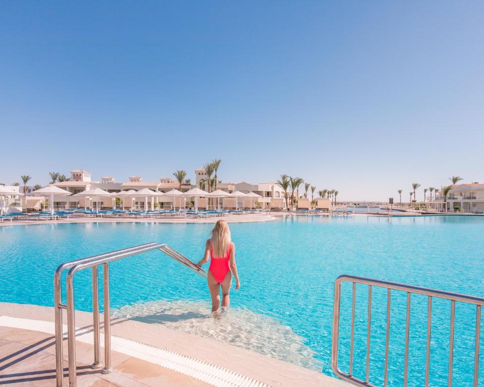 Hurghada Pickalbatros Dana Beach Resort ceny