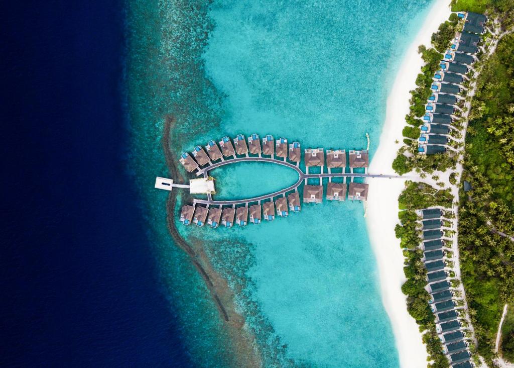 Hotel rest Furaveri Island Resort Raa Atoll