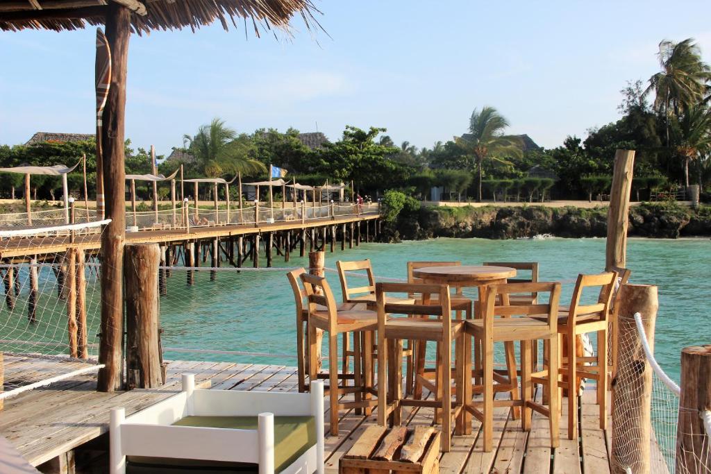 Джамбіані Reef & Beach Resort