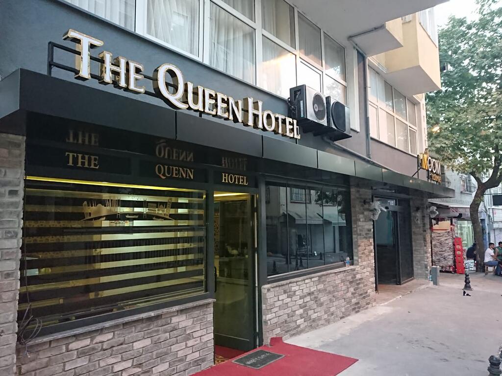 Цены в отеле The Queen Hotel