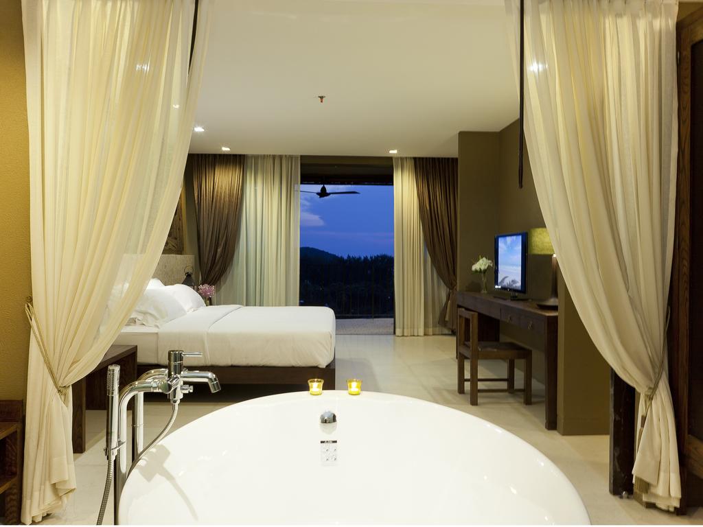 Hotel reviews Sunsuri Nai Harn Phuket