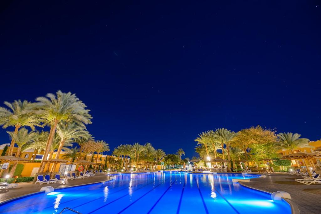 Горящие туры в отель Golden Beach Resort (ex. Movie Gate) Хургада Египет
