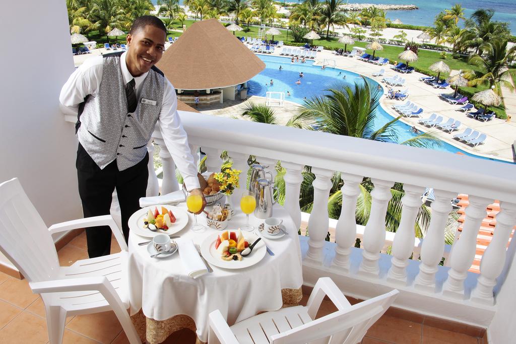 Тури в готель Grand Bahia Principe Jamaica  Раневей-Бей
