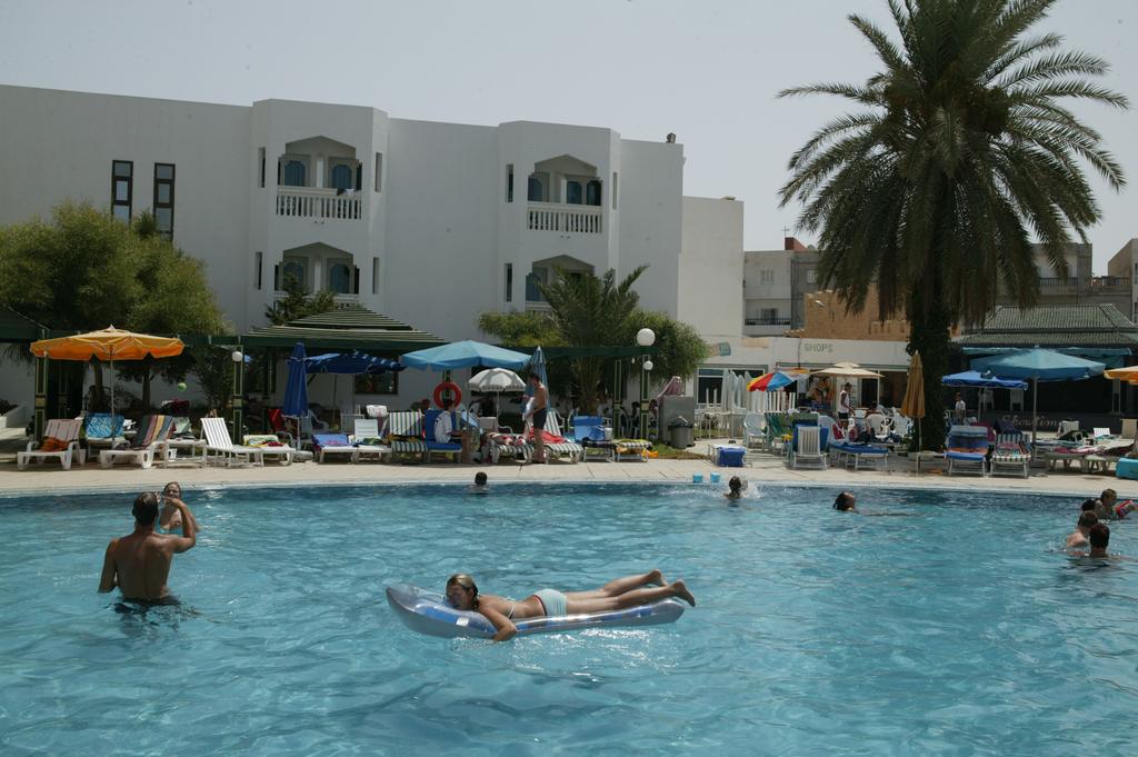 Daphne Monastir Center, Туніс, Монастір