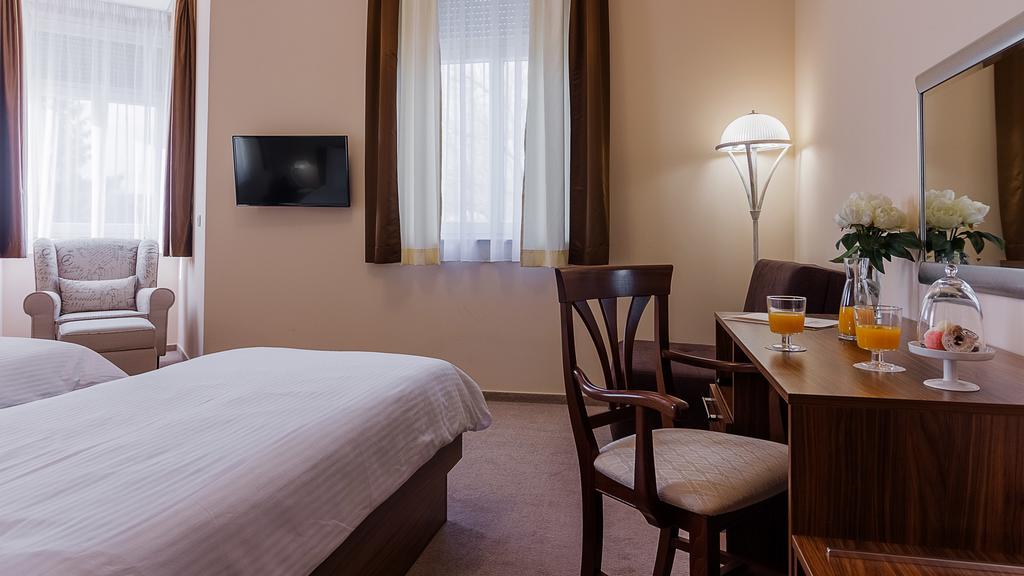 Hotel Maroon, Загреб цены