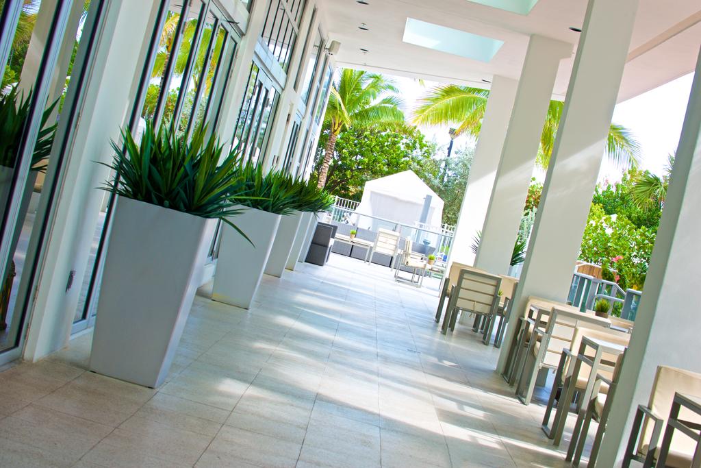 Courtyard Cadillac Miami Beach Oceanfront, Майами-Бич