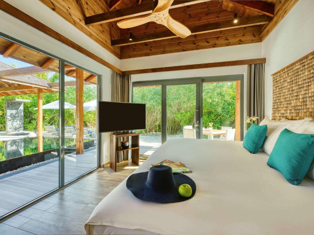 Hotel guest reviews Movenpick Resort Kuredhivaru Maldives