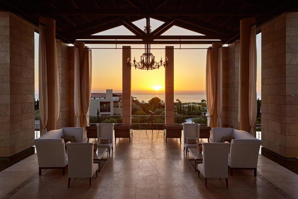 The Romanos, A luxury Collection Resort, развлечения