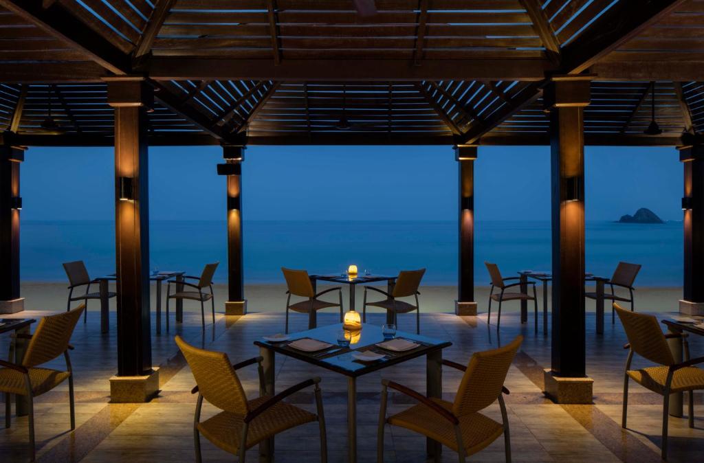 Горящие туры в отель Miramar Al Aqah Beach Resort