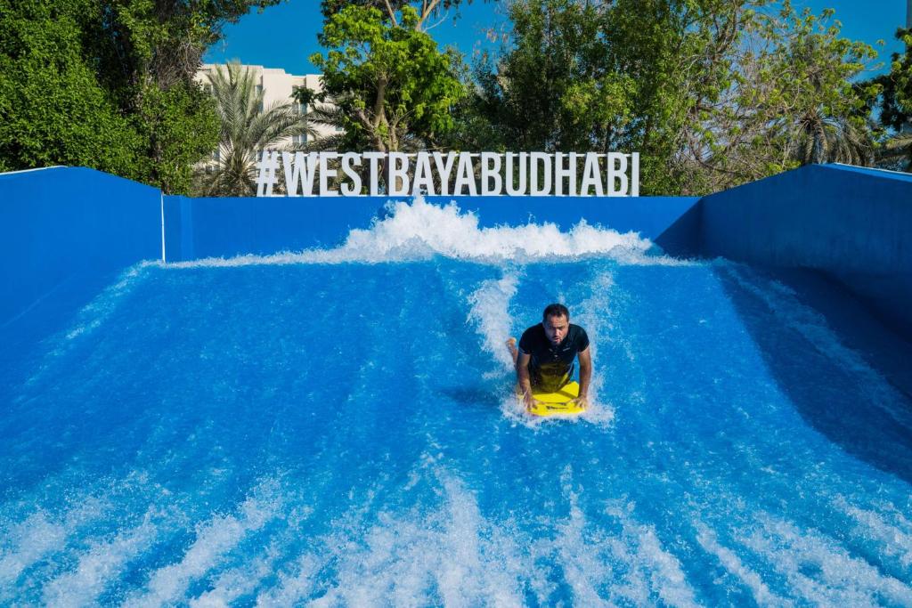 Radisson Blu Hotel & Resort Abu Dhabi Corniche, розваги