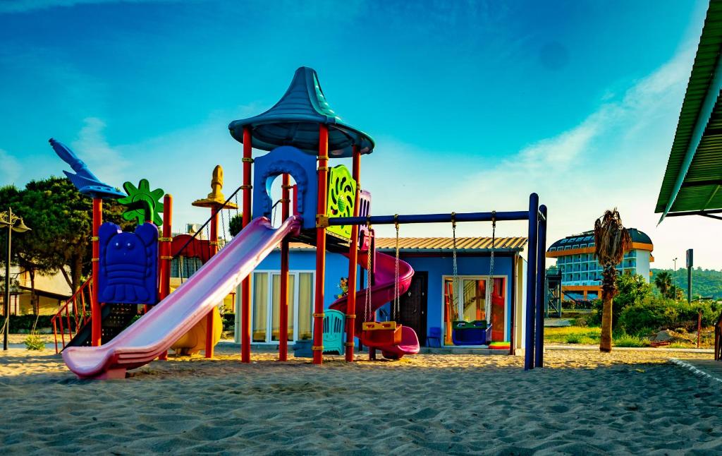 Throne Beach Resort & Spa (Ex.Throne Nilbahir), Side, zdjęcia z wakacje