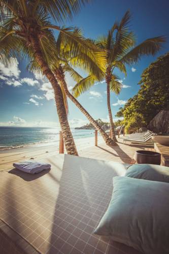 Отдых в отеле Carana Beach Маэ (остров)