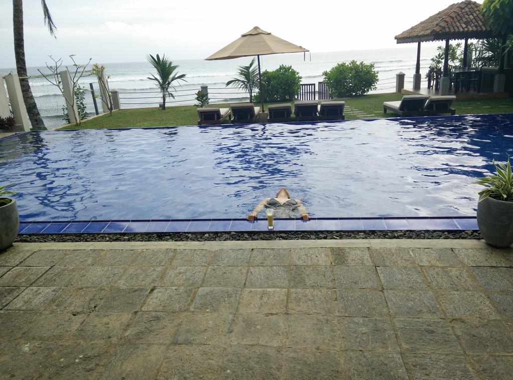Отдых в отеле Ocean Crest Hotel Ахангама Шри-Ланка