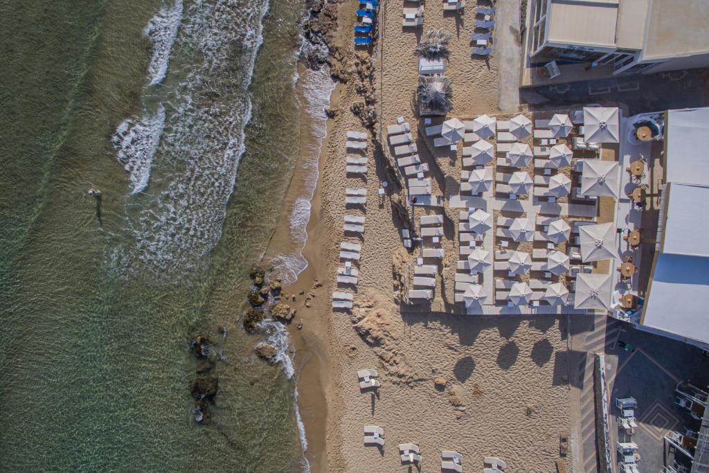 Фото отеля Parthenis Beach Suites By The Sea