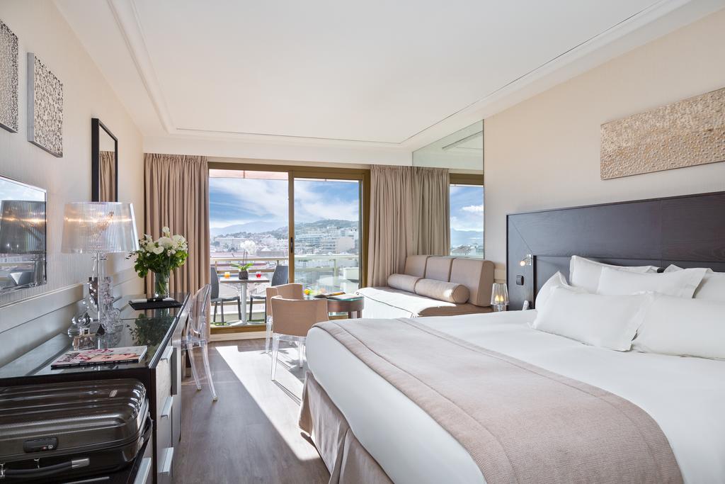 Odpoczynek w hotelu Gray d’Albion Hotel Cannes Francja