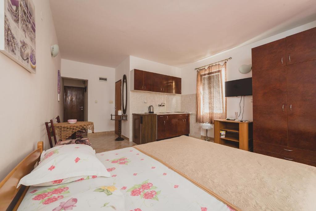 Apartments Andjela, Montenegro