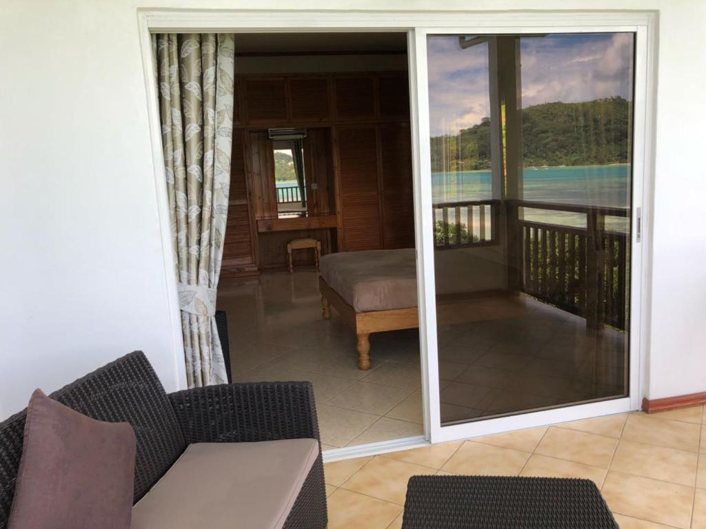 Hotel reviews, Sailfish Beach Villa
