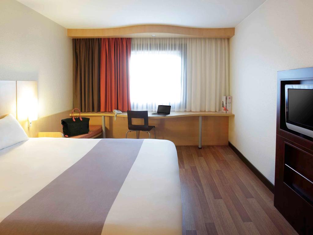 Ibis Budapest Heroes Square Hungary prices