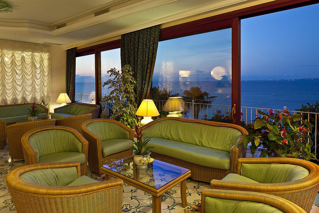 Відгуки про відпочинок у готелі, Le Querce (Ischia Porto)