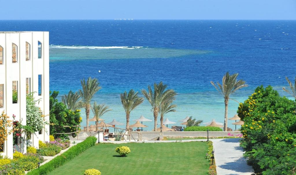 Відпочинок в готелі Royal Brayka Beach Resort Марса Алам Єгипет