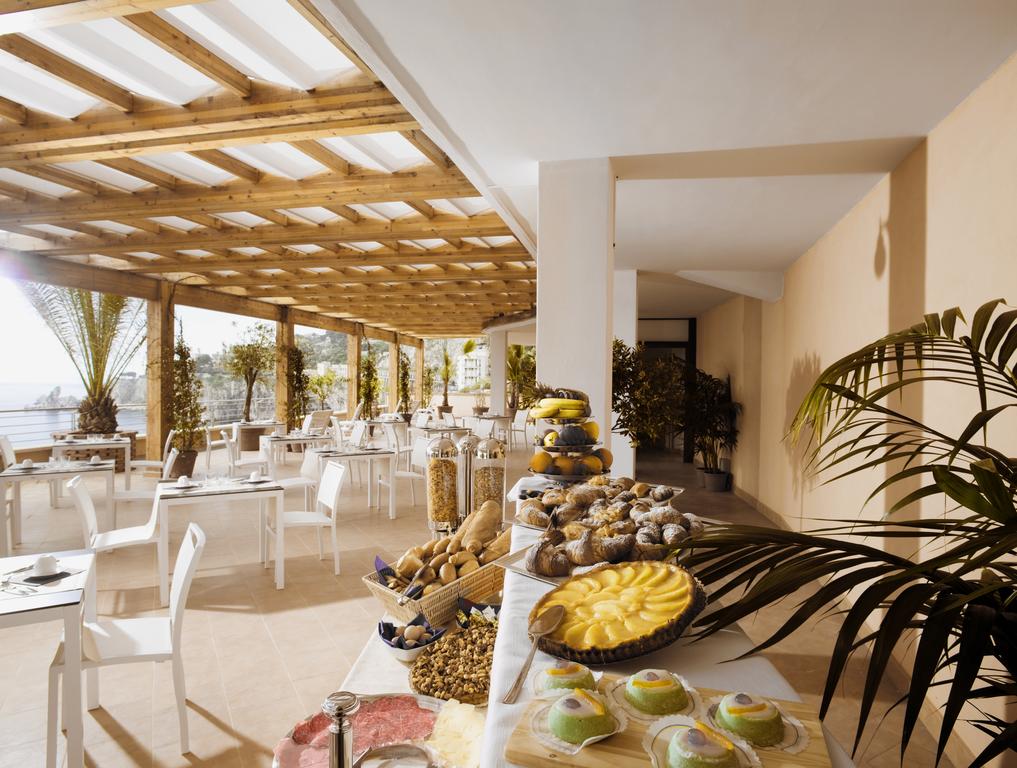 Готель, Panoramic Hotel Giardini Naxos