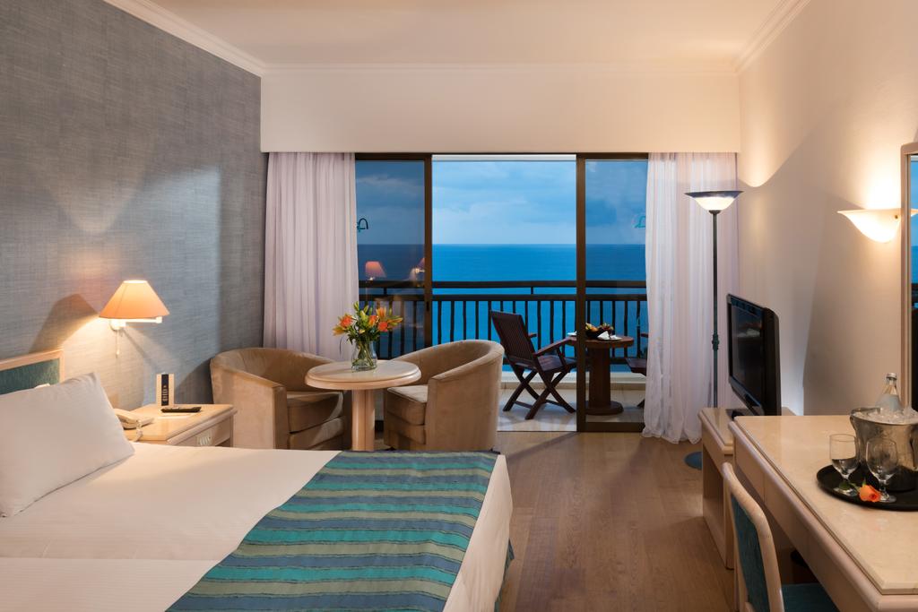 Coral Beach Hotel & Resort, 5