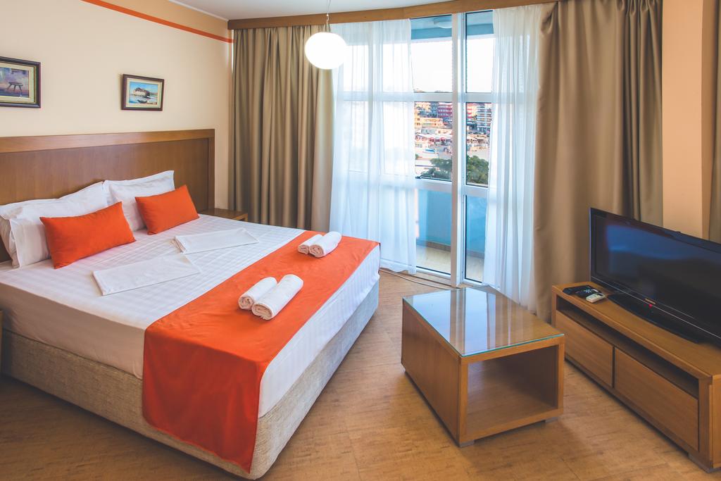Hotel rest Villa Deus  Dobra Voda Montenegro