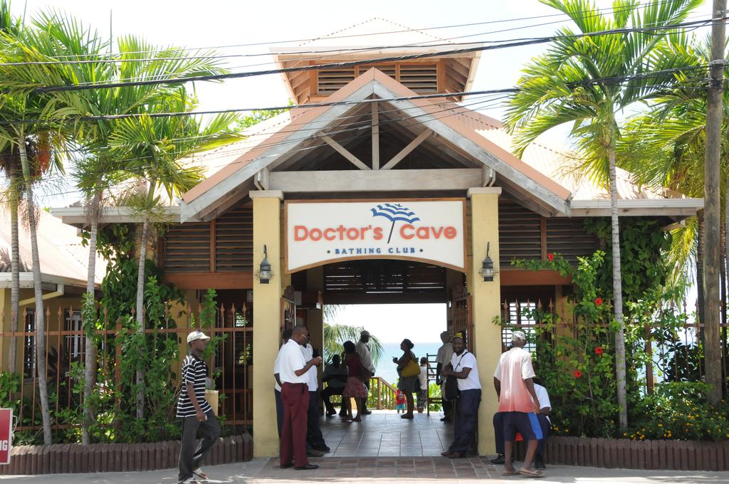 Монтего-Бэй Doctors Cave Beach Hotel цены
