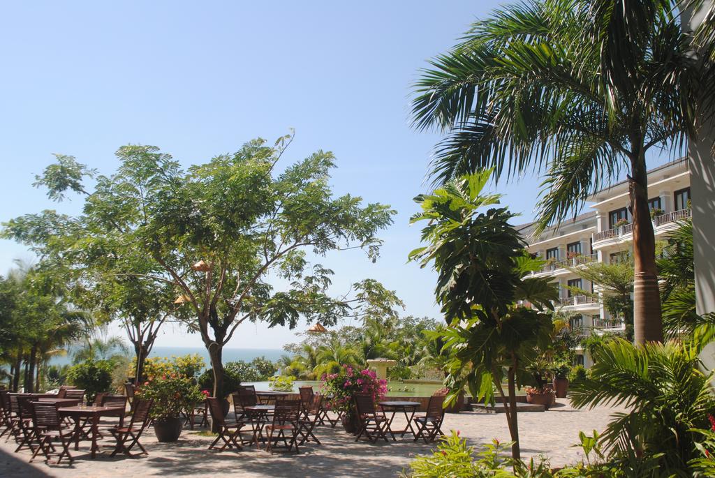 Туры в отель Lotus Mui Ne Beach Resort & Spa Фантхьет Вьетнам