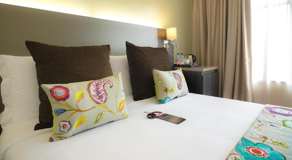 Отель, Tamarind Tree Hotel