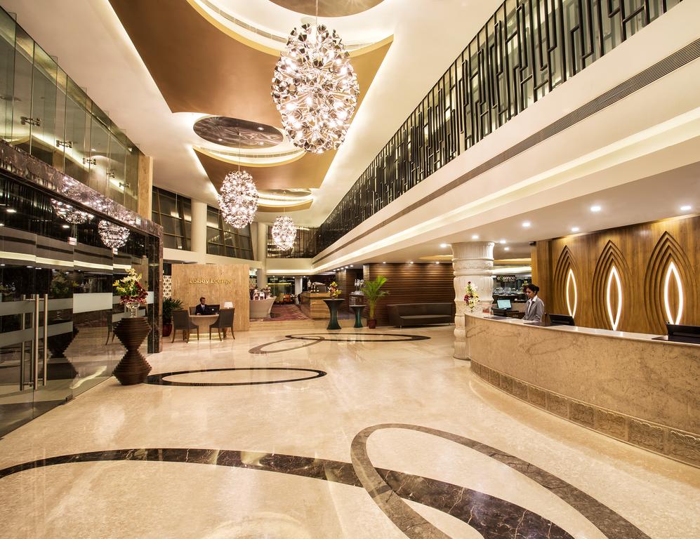 Crowne Plaza Ahmedabad City Centre, Ахмадабад