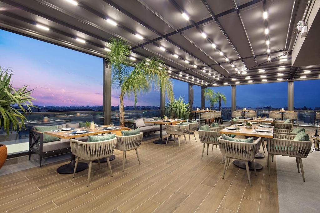 Фото готелю Doubletree By Hilton Antalya City Centre