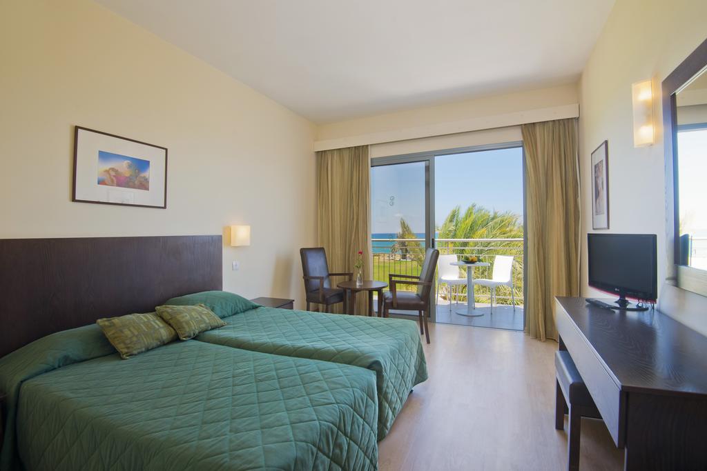 Горящие туры в отель Natura Beach Hotel Полис Кипр