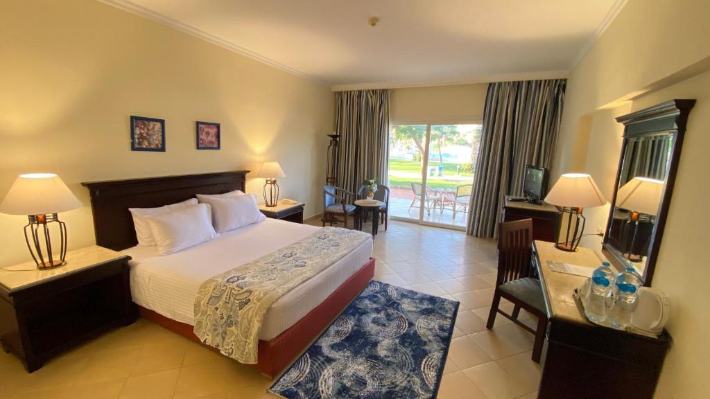Hotel reviews, Amwaj Oyoun Hotel & Resort