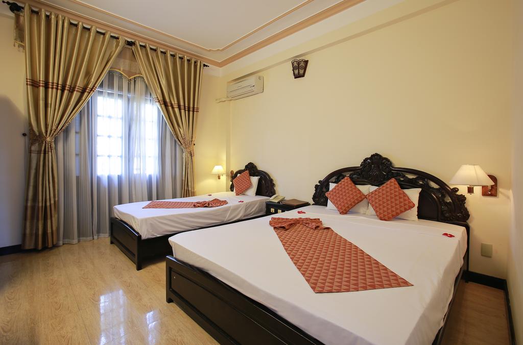 Ціни в готелі Van Loi Hotel
