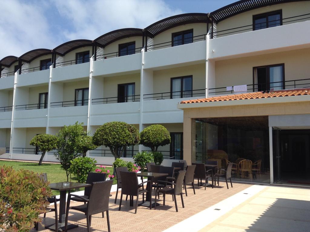 Гарячі тури в готель Matoula Beach Hotel