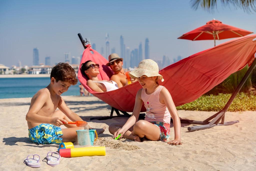 Th8 Palm Dubai Beach Resort Vignette Collection, ОАЕ