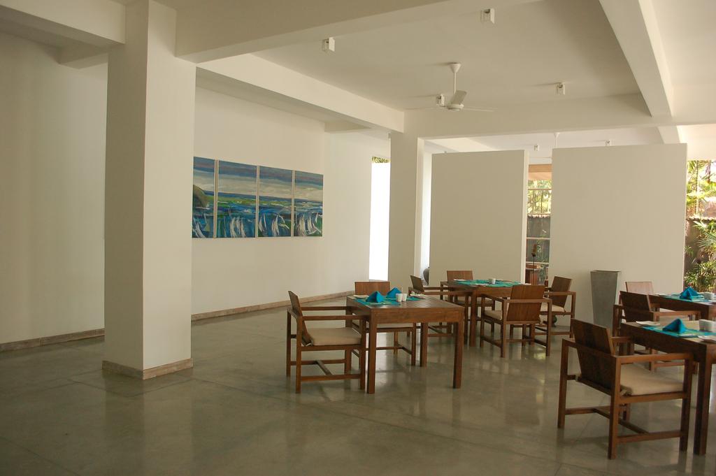 Горящие туры в отель Roman Beach Hotel Хиккадува Шри-Ланка
