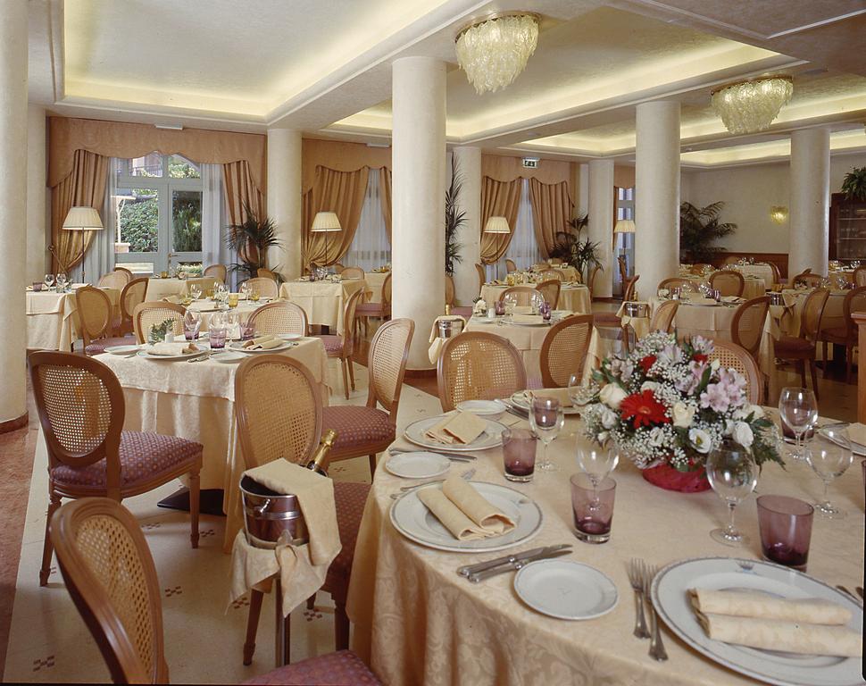 Горящие туры в отель Savoy Palace Оз. Гарда Италия