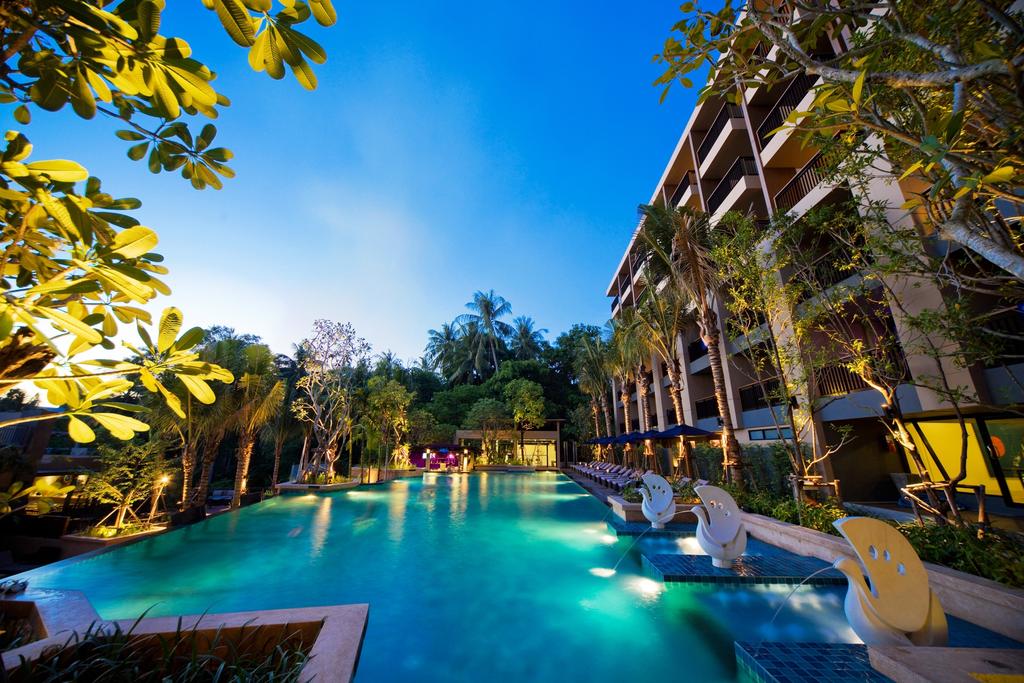 Відпочинок в готелі Novotel Phuket Kata Avista Resort & Spa пляж Ката