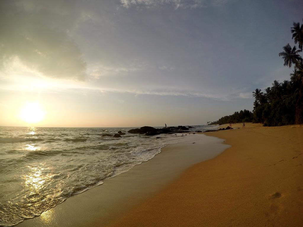 Ramon Beach Ambalangoda, photo