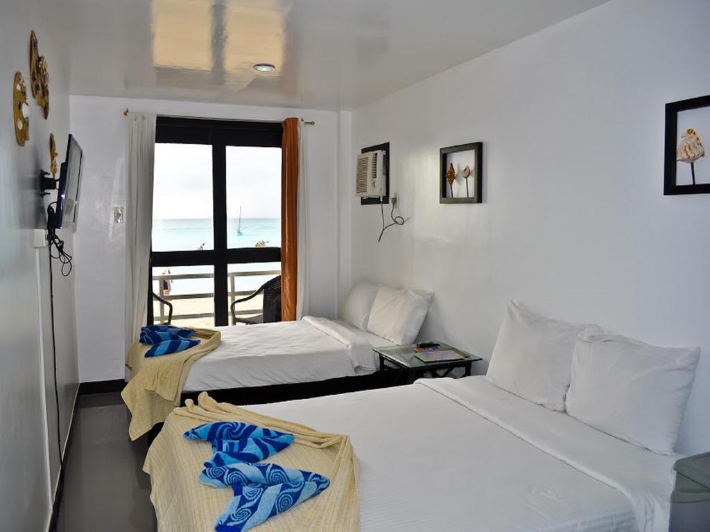 Відпочинок в готелі The Beach House Boracay