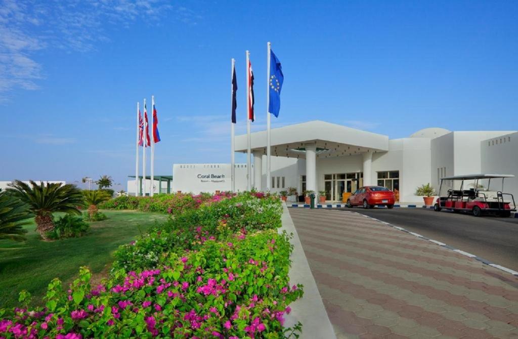 Горящие туры в отель Coral Beach Rotana Resort Montazah Шарм-эль-Шейх Египет