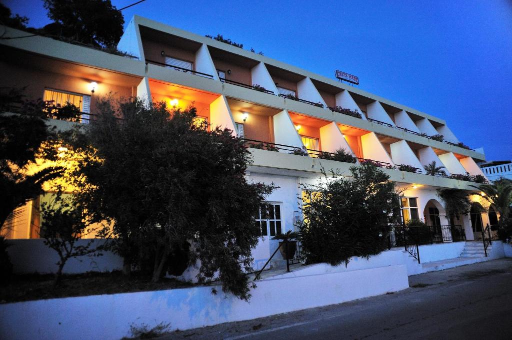 Отзывы гостей отеля Creta Mare Hotel