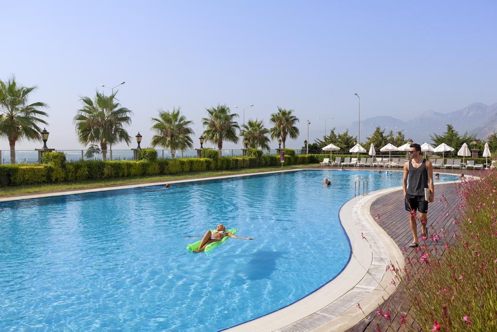 Туры в отель Crowne Plaza Antalya