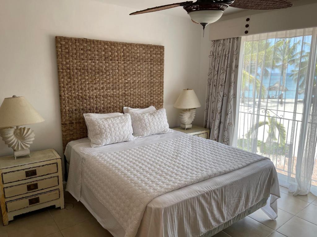 Відпочинок в готелі Cadaques Caribe Resort & Villas Ла-Романа Домініканська республіка