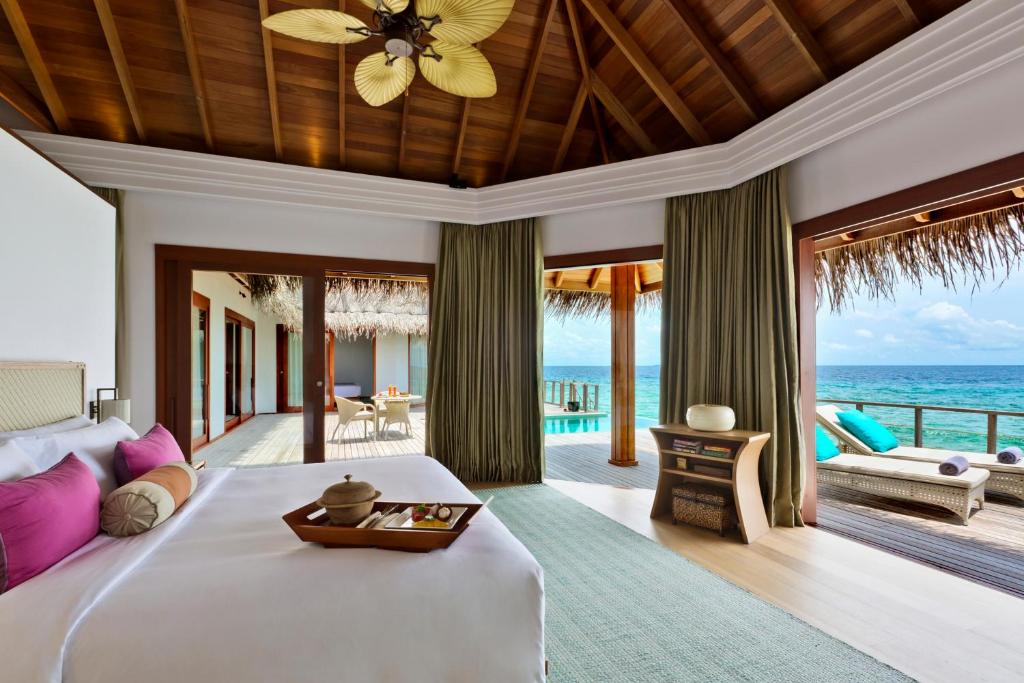 Hotel reviews Dusit Thani Maldives